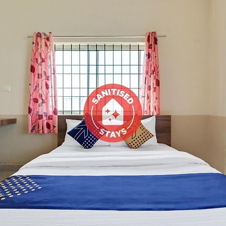 Hôtel Spot On 76940 Sri Annapoorneshwari Residency Boarding & Lodging à Hassan Extérieur photo